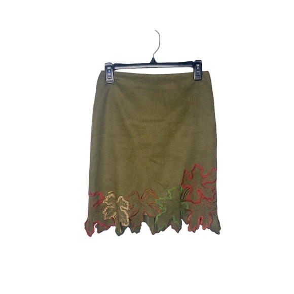 Muse Skirt Womens SZ 2 Green Embellished Embroidered Leaves Cut out Faux Suede - Picture 2 of 9